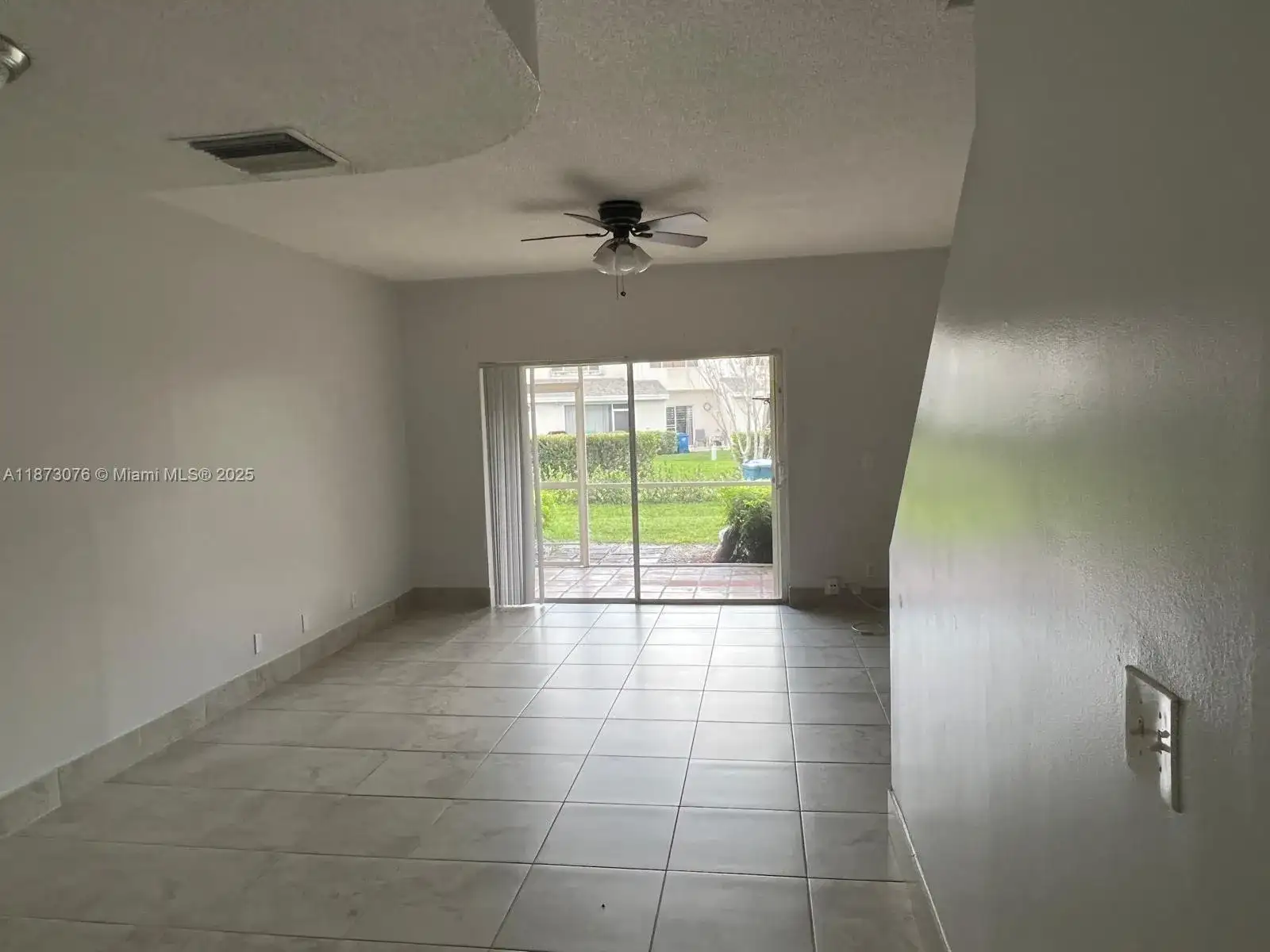 16654 Hemingway Dr, Weston FL 33326 photo 2