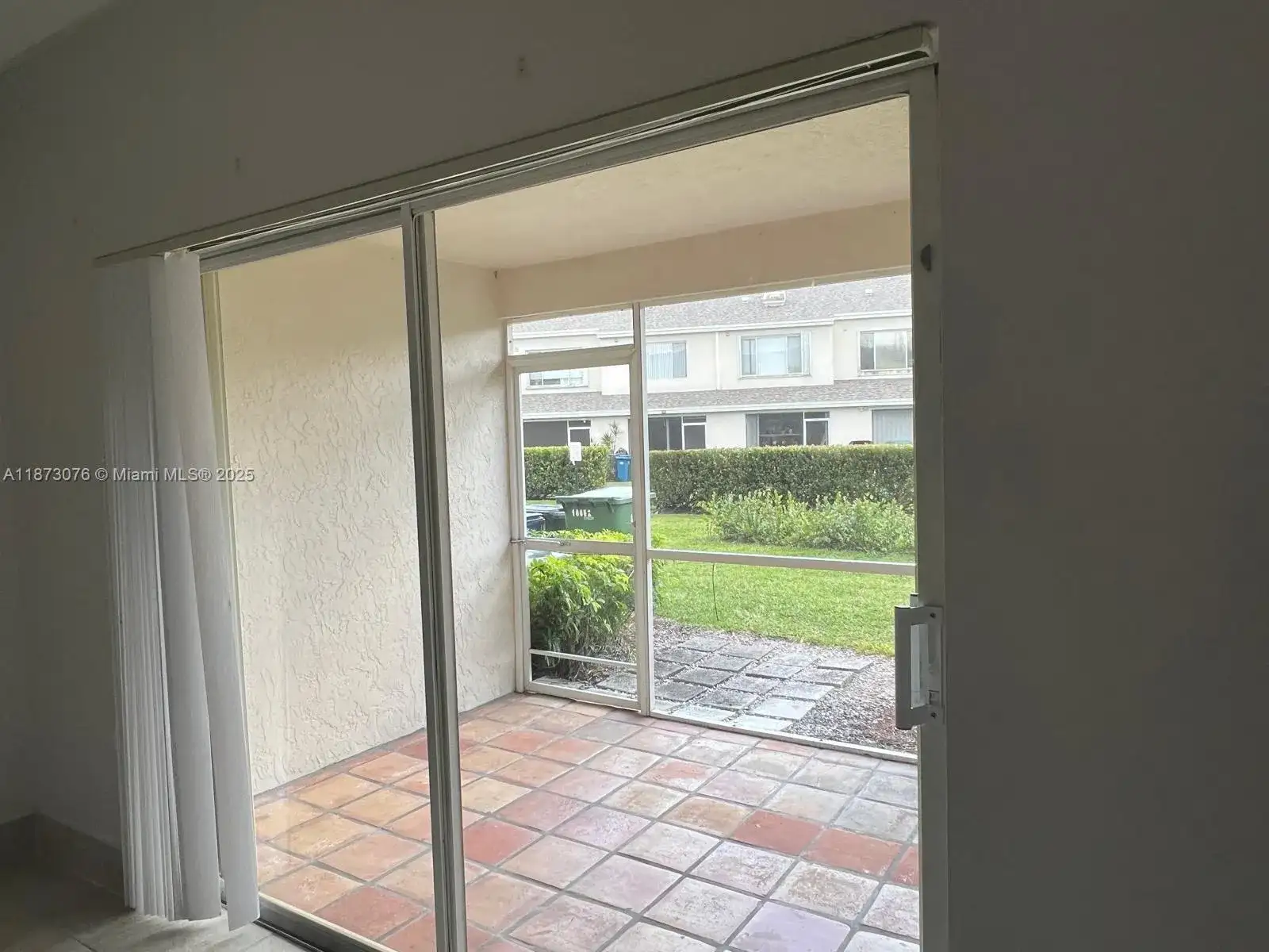 16654 Hemingway Dr, Weston FL 33326 photo 4