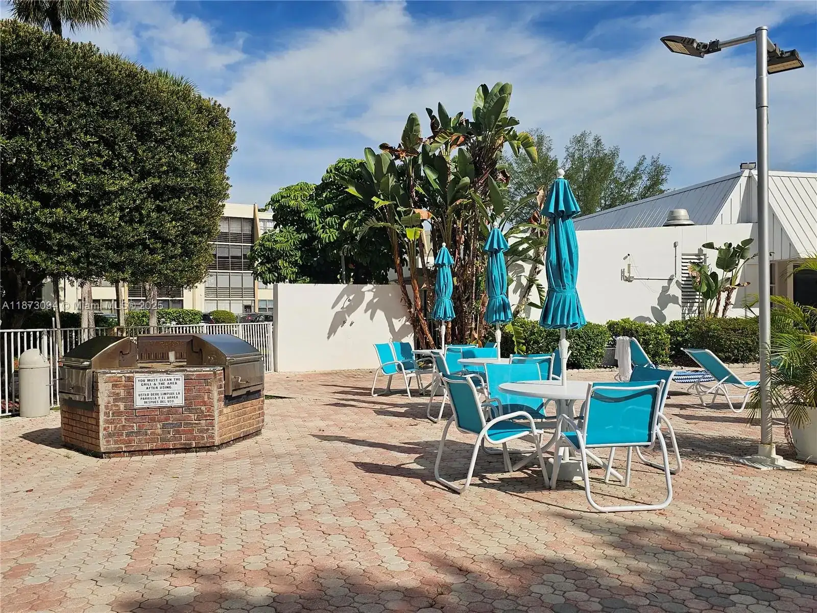 20400 W Country Club Dr # 315, Aventura FL 33180 photo 3