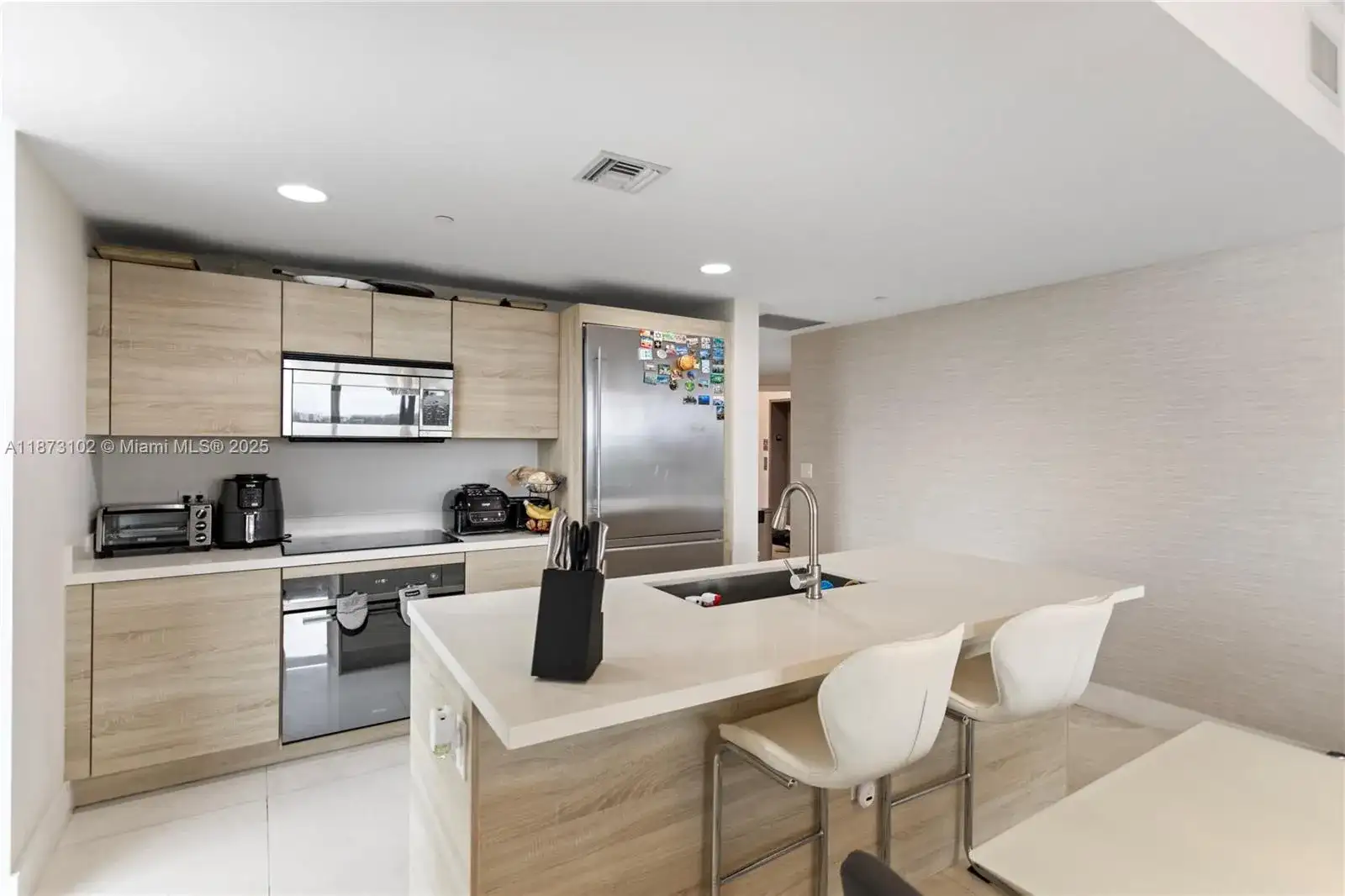 16385 Biscayne Blvd # 1007, North Miami Beach FL 33160 photo 5