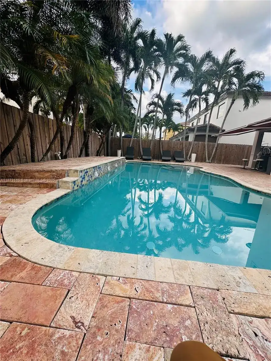 1608 SW 154th Ct, Miami FL 33185 photo 3