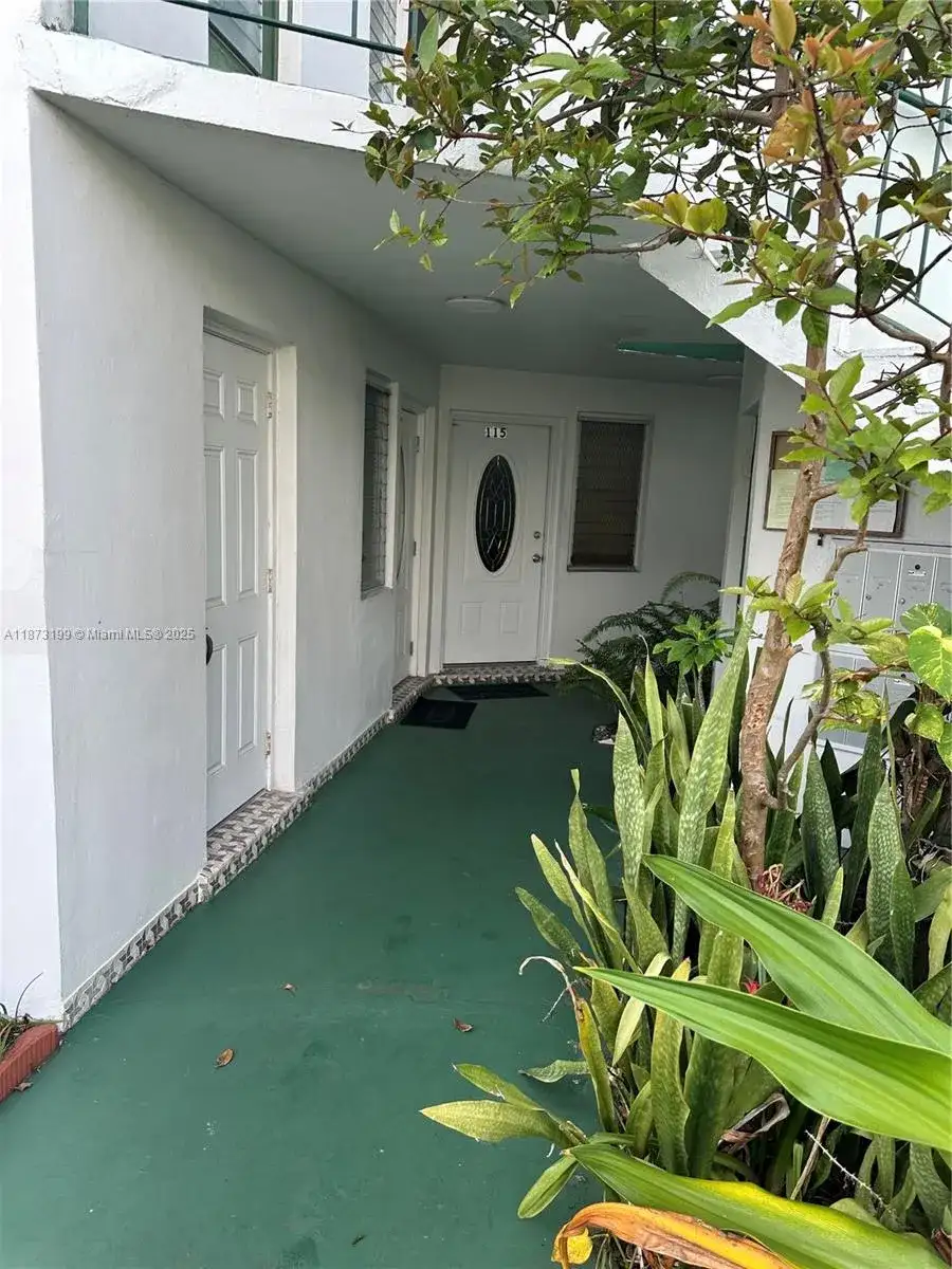 18720 NE 18th Ave # 115, Miami FL 33179 photo 3