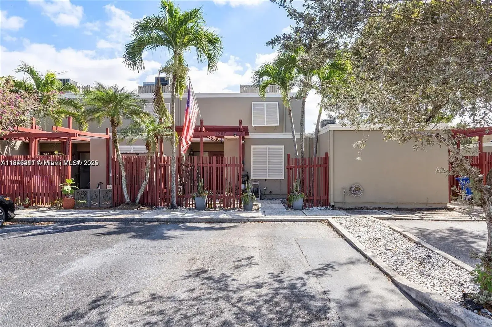 1281 W Fairway Rd # 1281, Pembroke Pines FL 33026