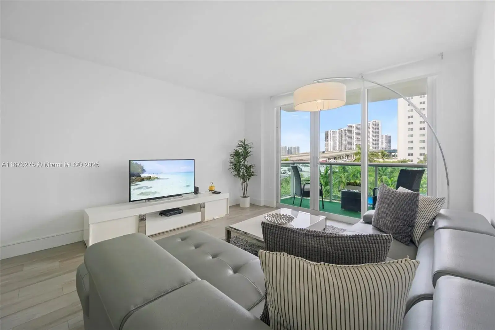 19370 Collins Ave # 402, Sunny Isles Beach FL 33160