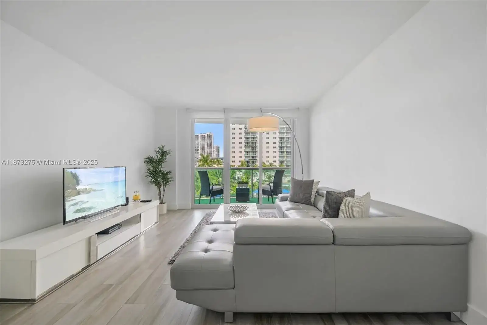 19370 Collins Ave # 402, Sunny Isles Beach FL 33160 photo 2