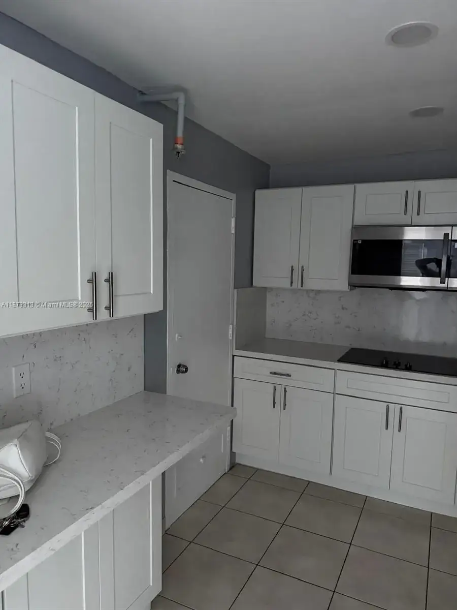 400 Kings Point Dr # 525, Sunny Isles Beach FL 33160