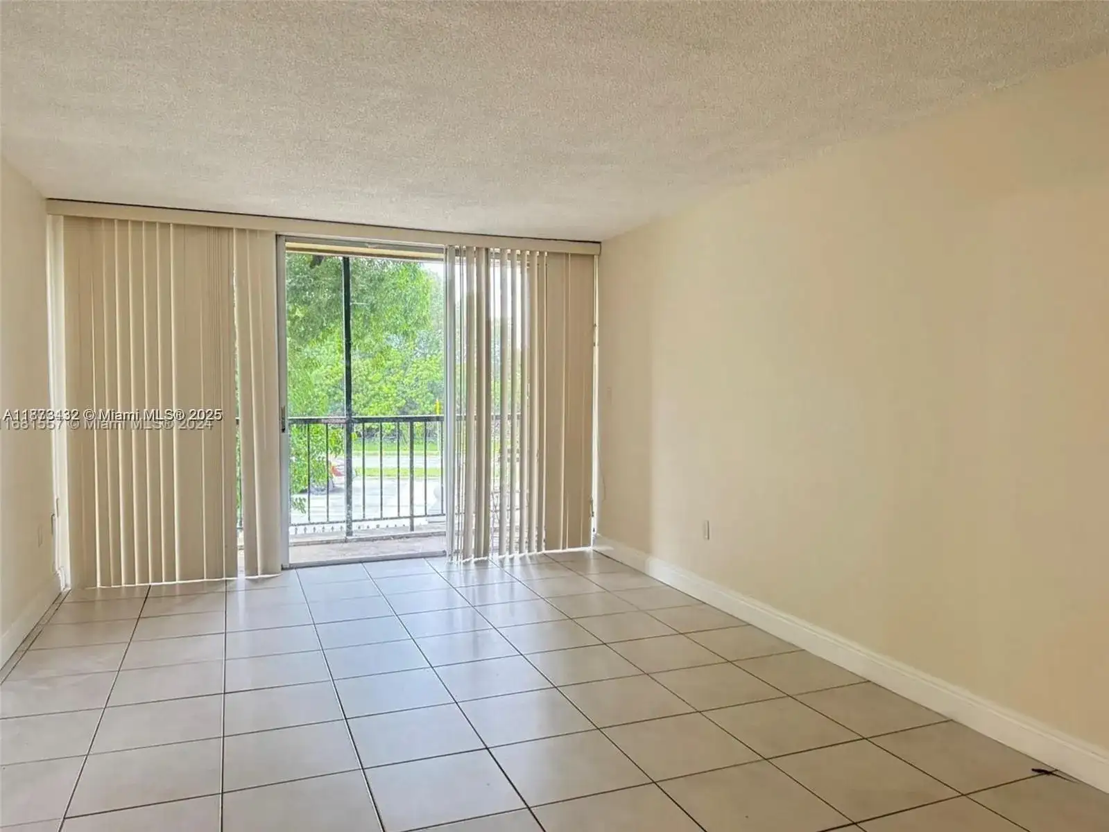 8850 Fontainebleau Blvd # 206, Miami FL 33172 photo 3