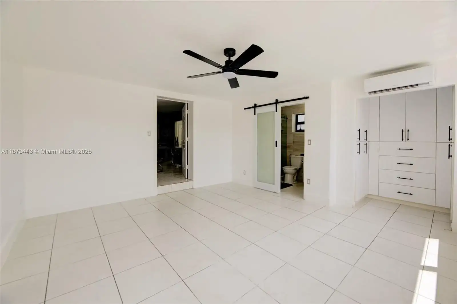 1240 Peri St, Opa-Locka FL 33054 photo 5