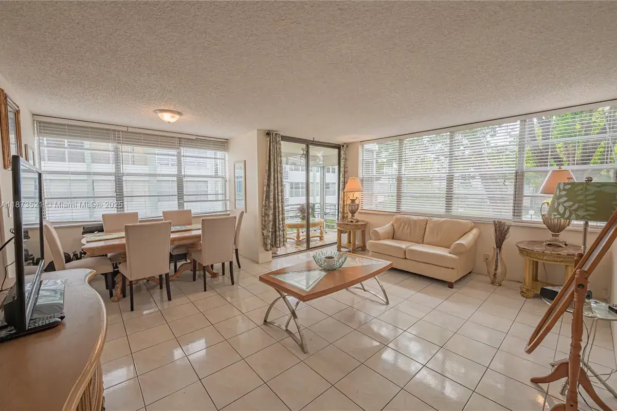 2761 Taft St # 204, Hollywood FL 33020
