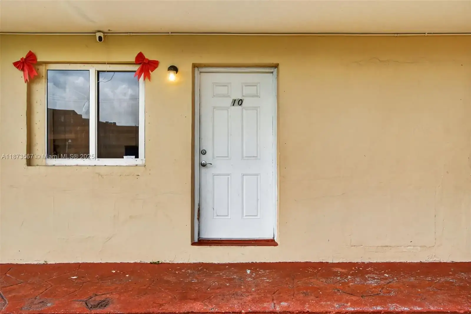 2551 NW 13th St # 10, Miami FL 33125 photo 2