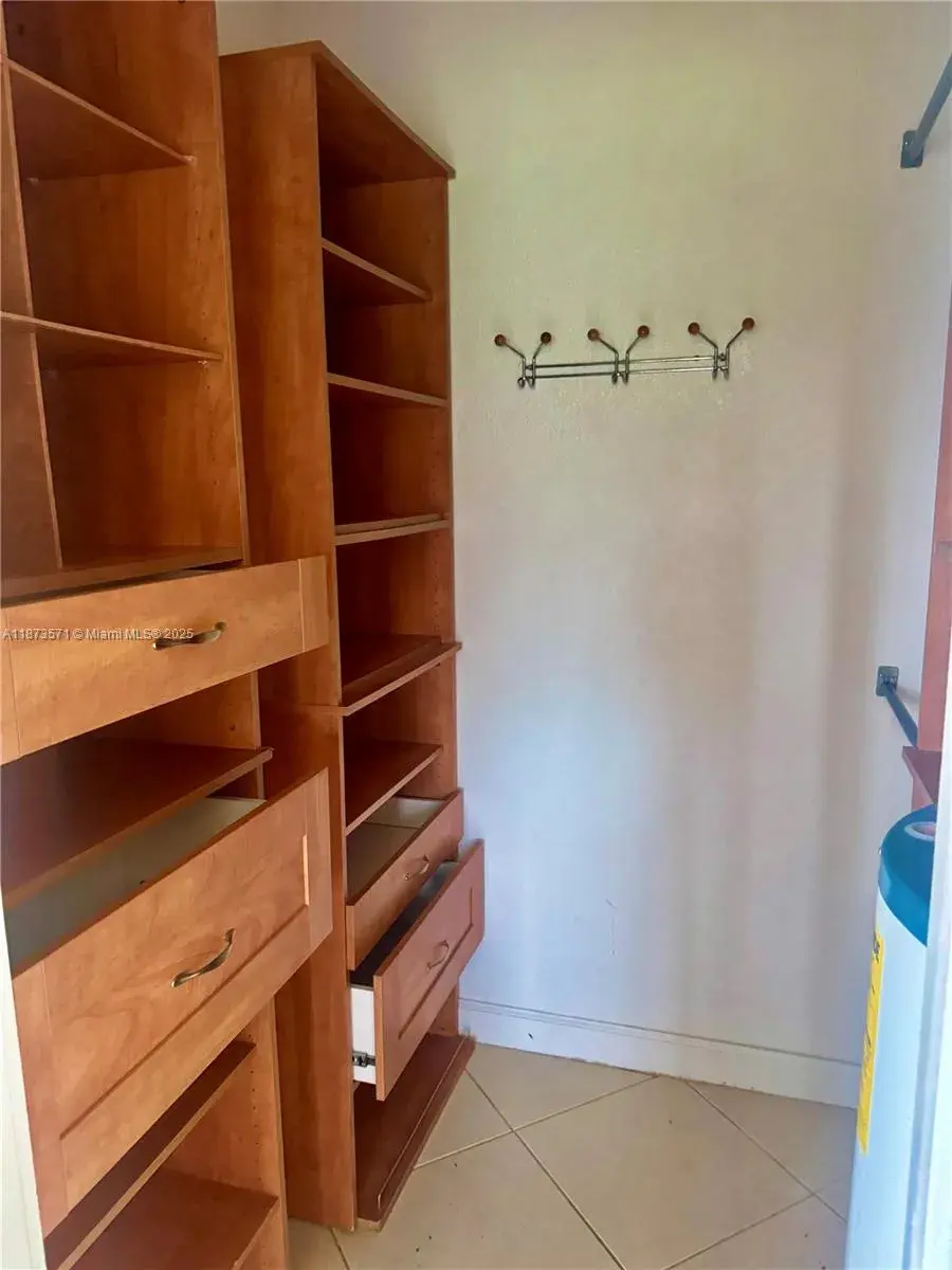 924 SE 2nd St # 29, Fort Lauderdale FL 33301