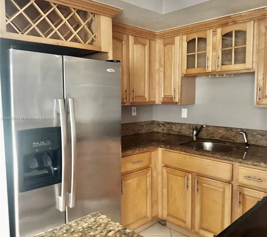 924 SE 2nd St # 29, Fort Lauderdale FL 33301