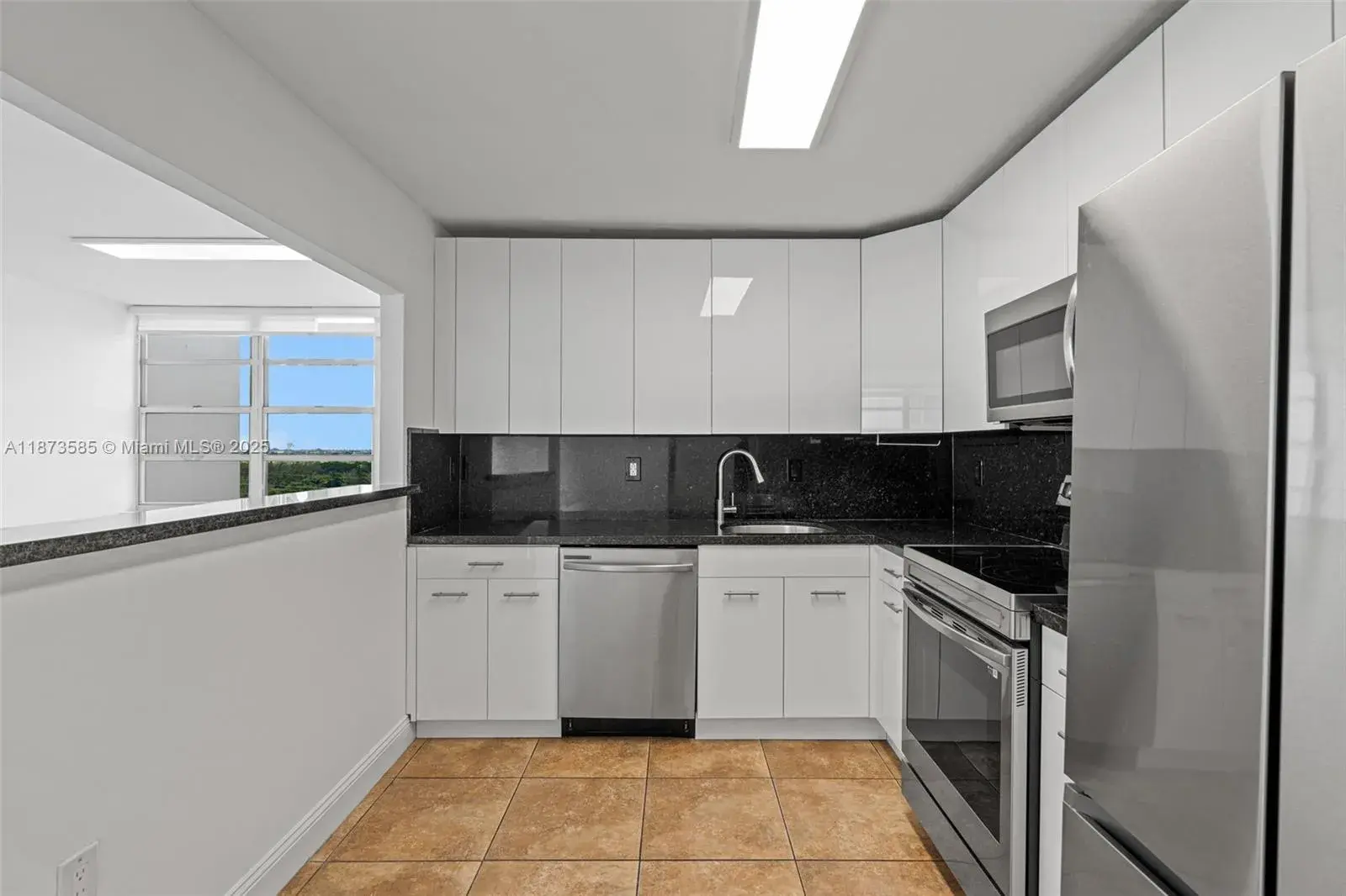 2750 NE 183rd St # 1203, Aventura FL 33160