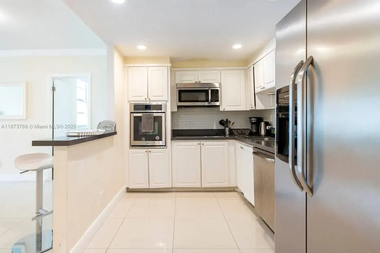 19370 Collins Ave # 716, Sunny Isles Beach FL 33160 photo 3