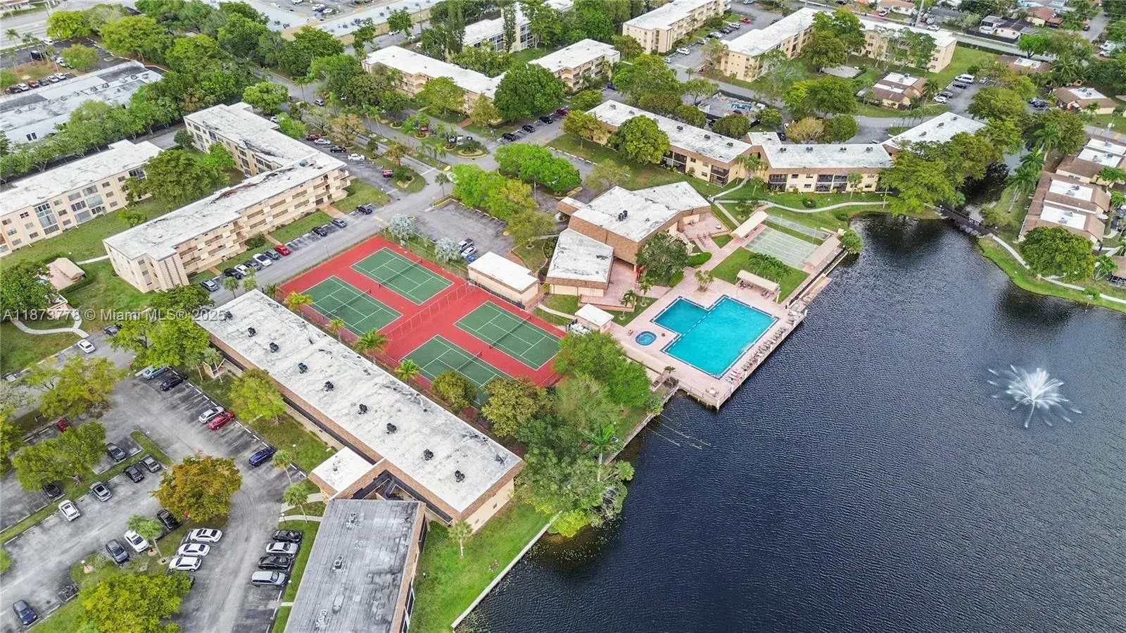 300 Berkley Rd # 107, Hollywood FL 33024