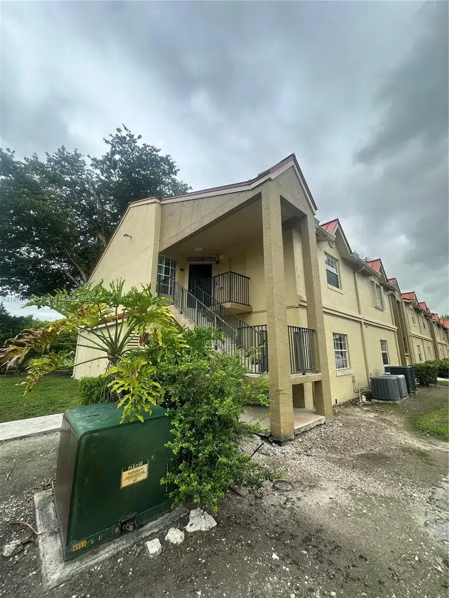 18318 NW 68th Ave # B, Hialeah FL 33015 photo 2