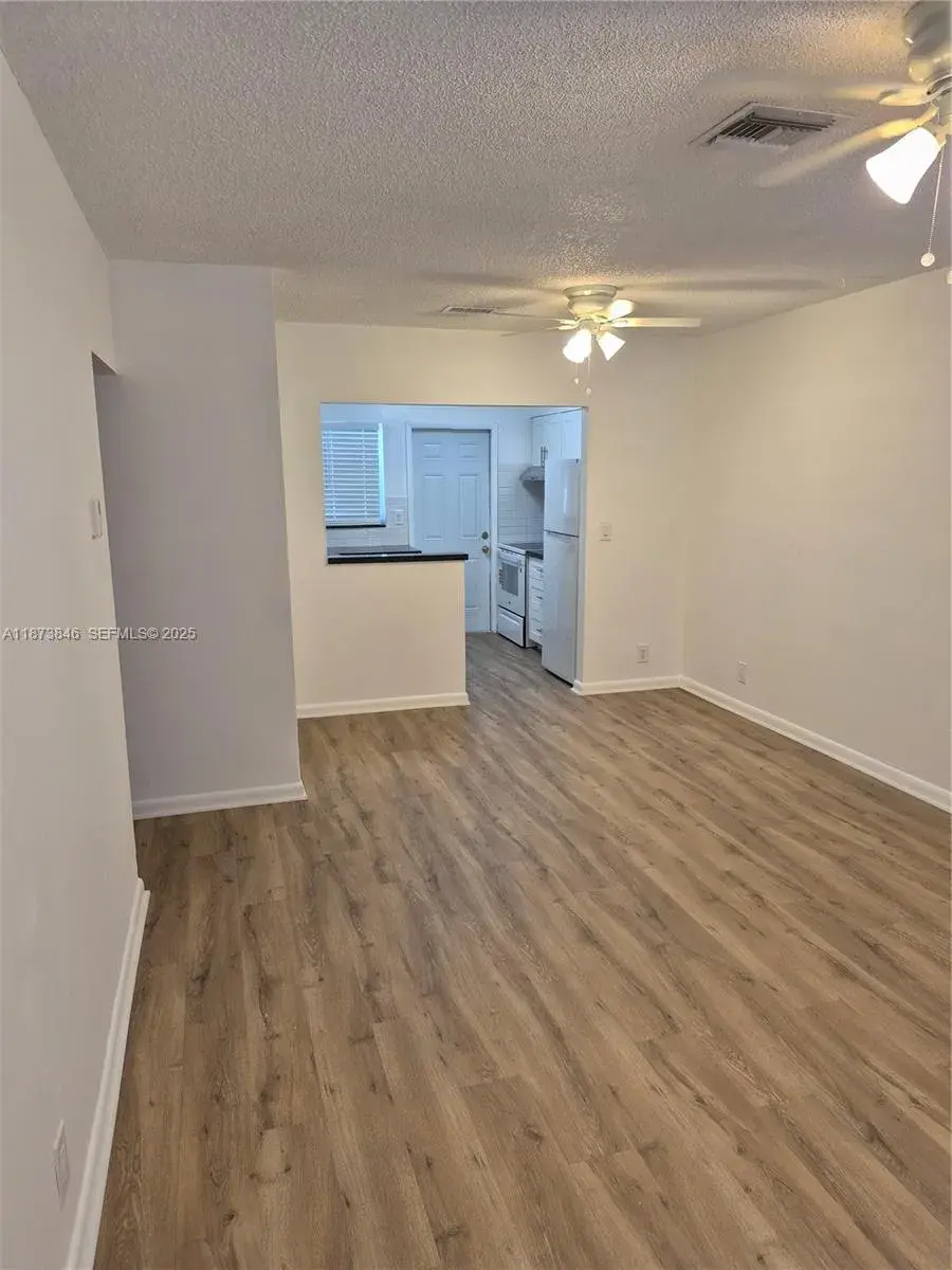 216 SW 9th St # 2, Hallandale Beach FL 33009