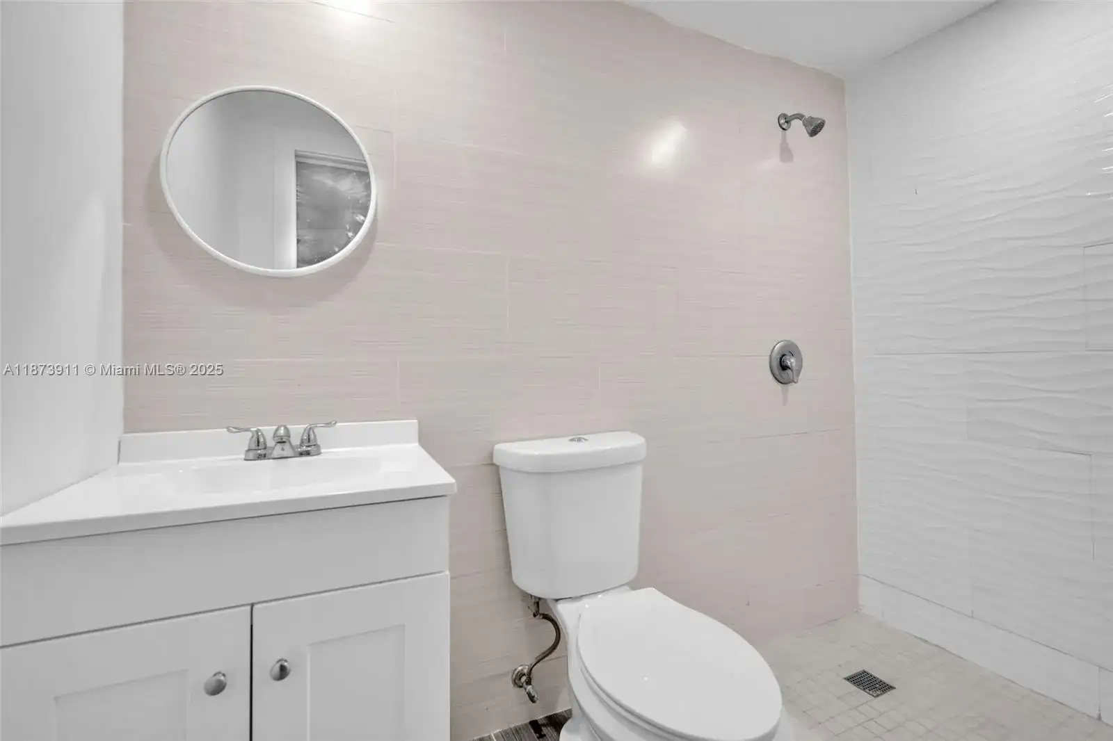 2372 NW 34th St, Miami FL 33142 photo 5