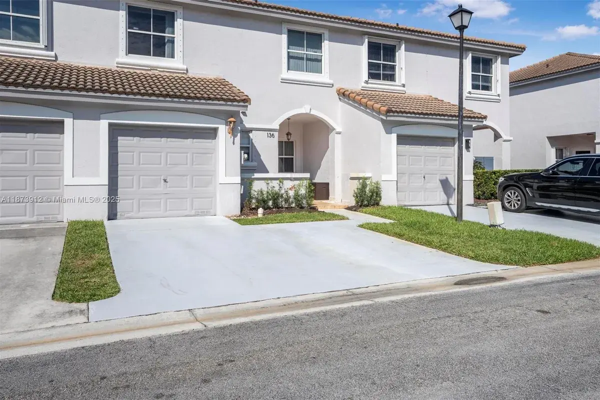 136 SW 169th Ave # 136, Pembroke Pines FL 33027