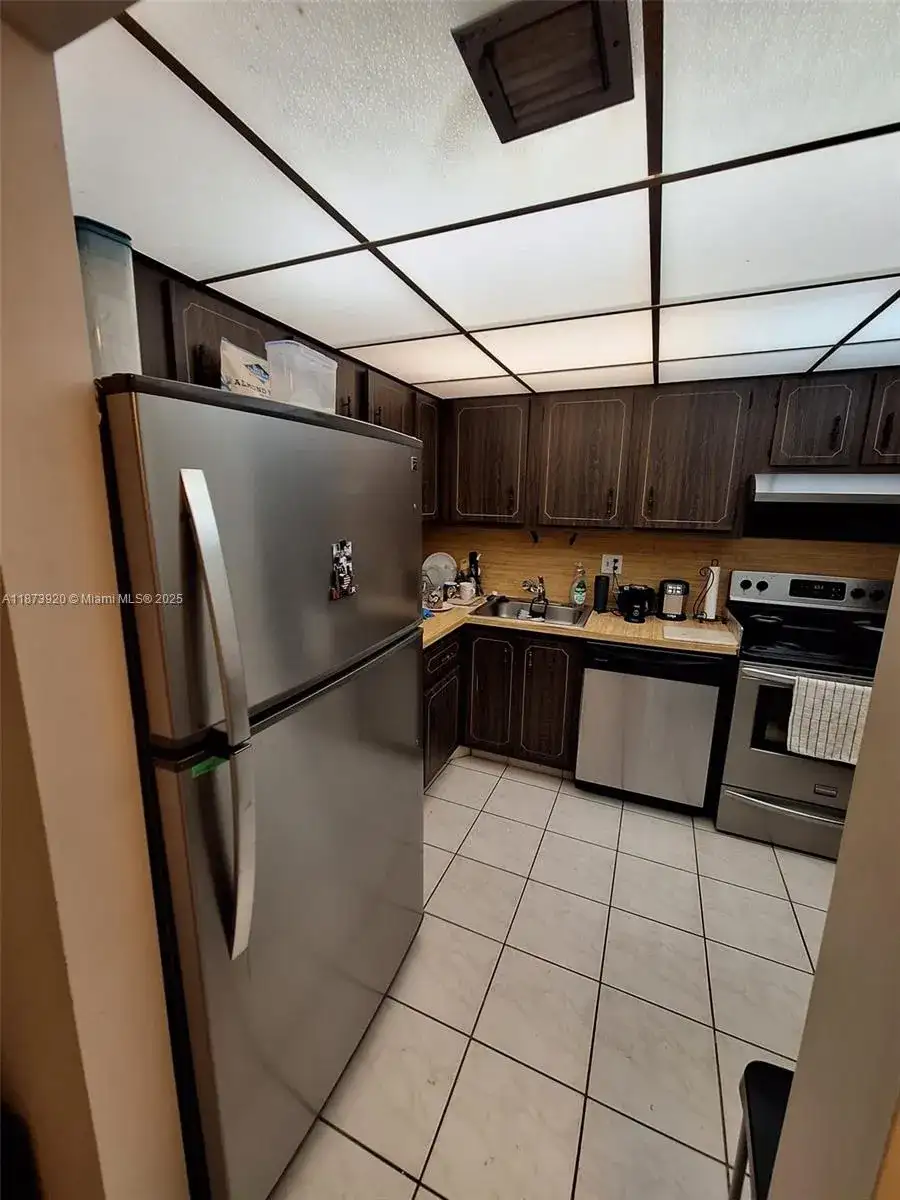 8401 Lagos De Campo Blvd # 204V, Tamarac FL 33321 photo 4