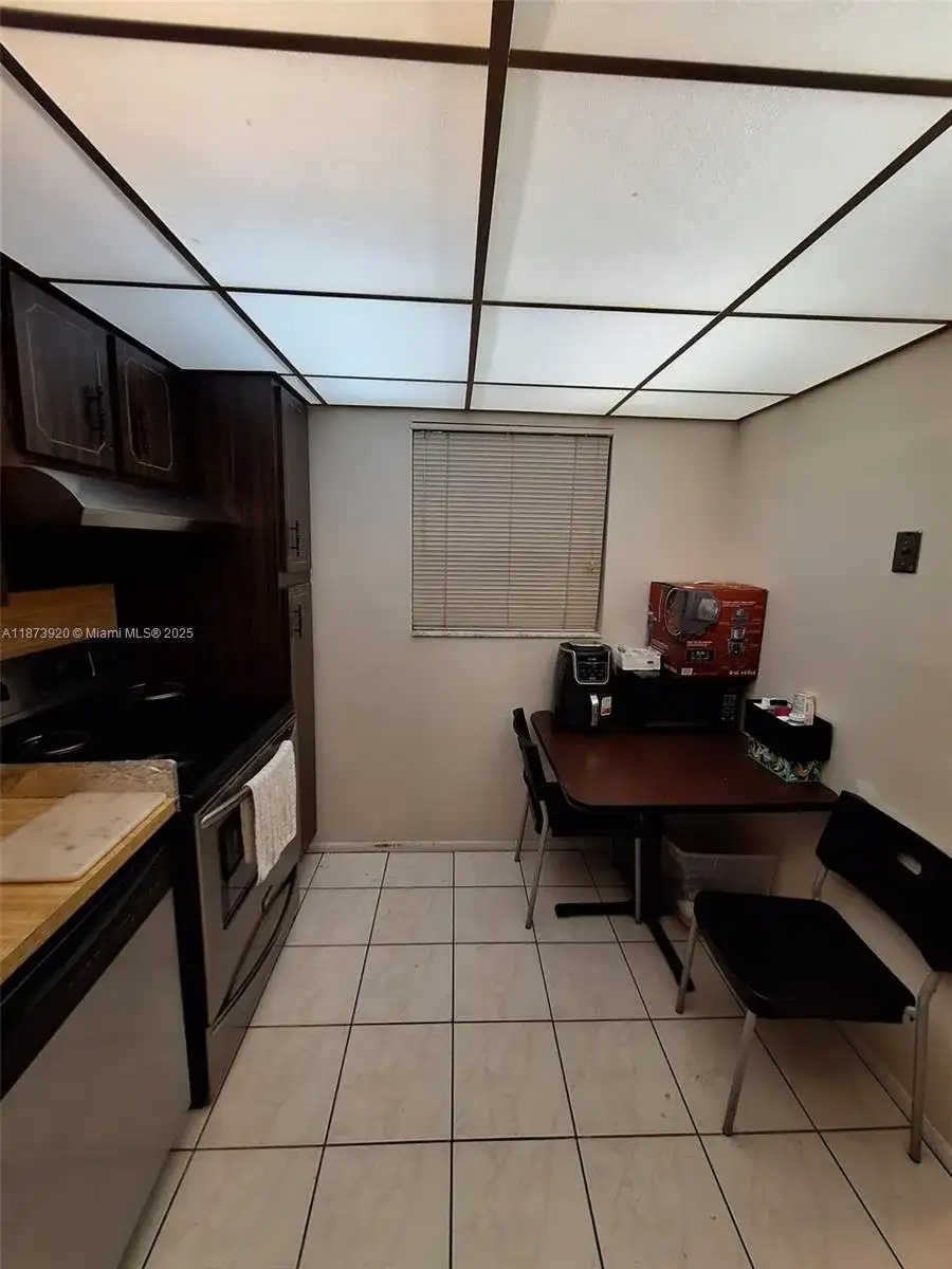 8401 Lagos De Campo Blvd # 204V, Tamarac FL 33321 photo 5