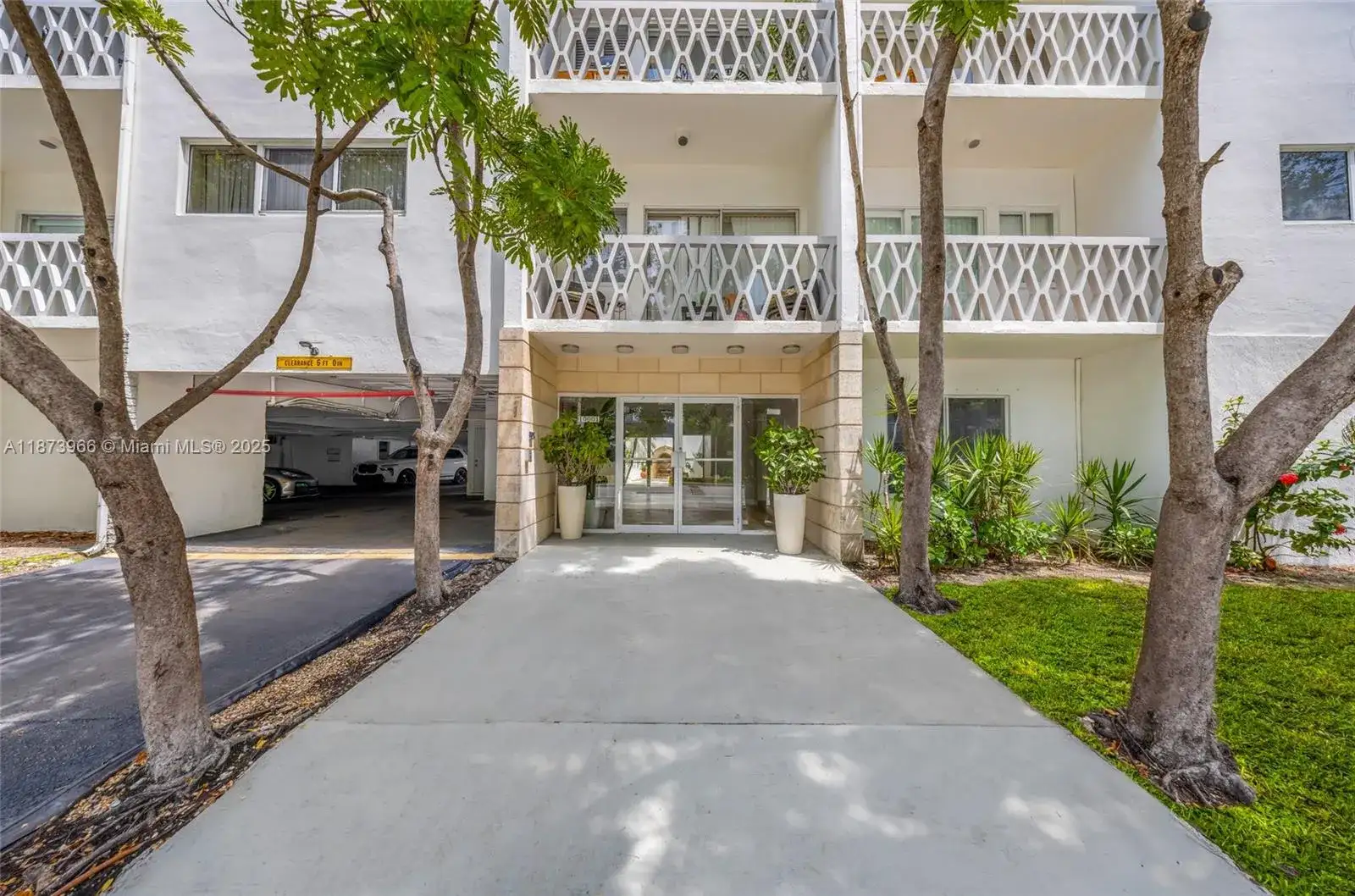 10001 W Bay Harbor Dr # 404, Bay Harbor Islands FL 33154 photo 2
