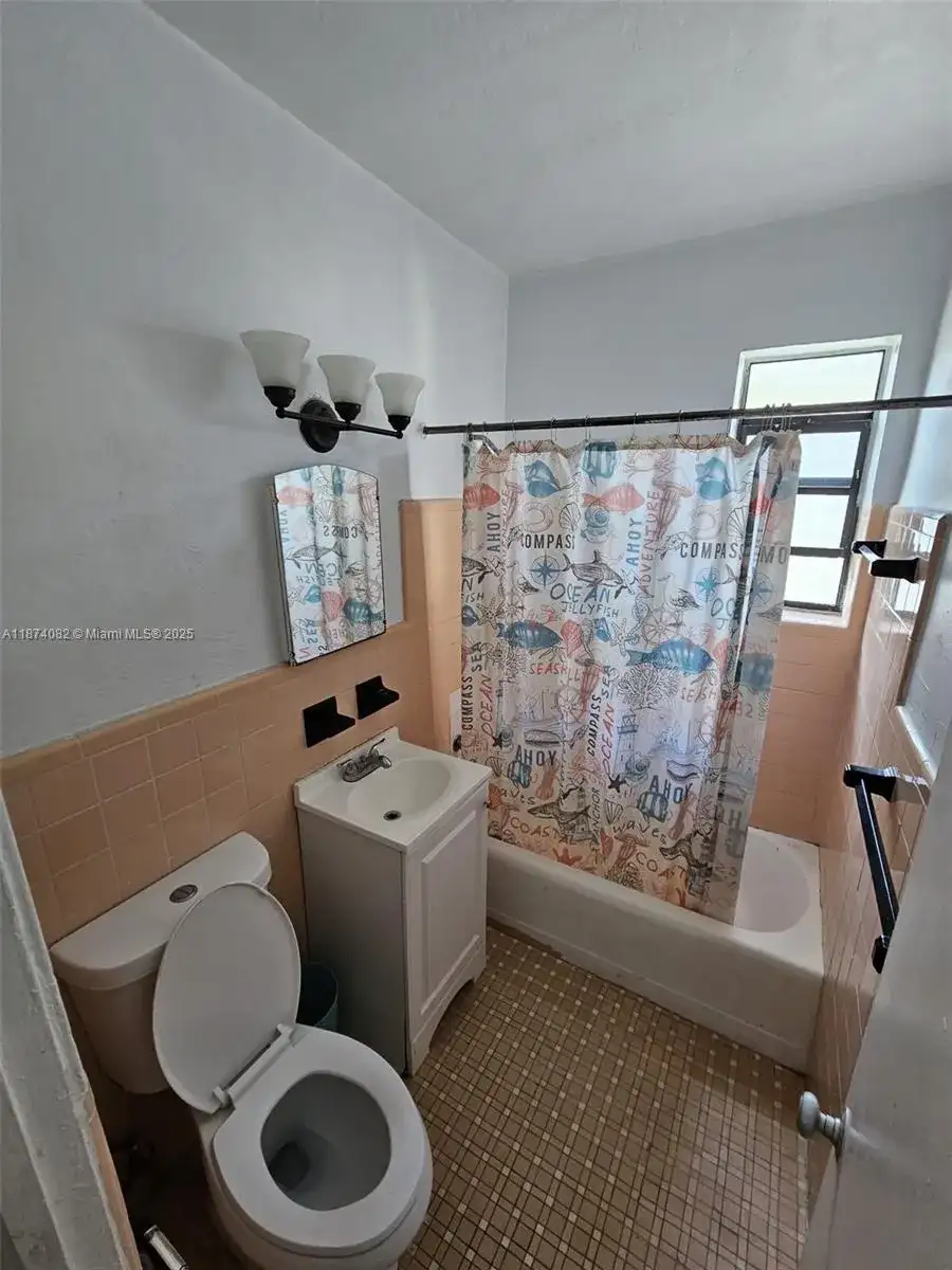 7320 Carlyle Ave # 4, Miami Beach FL 33141 photo 4