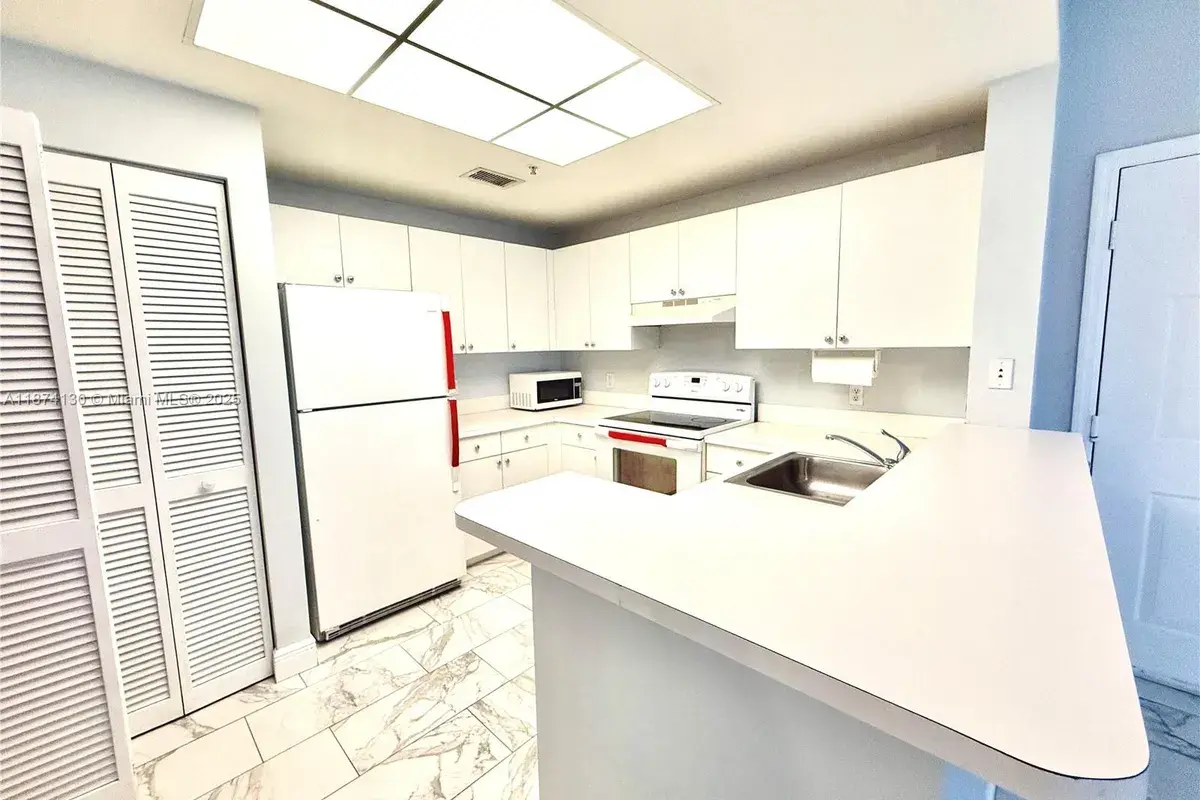 2015 SE 10th Ave # 127, Fort Lauderdale FL 33316