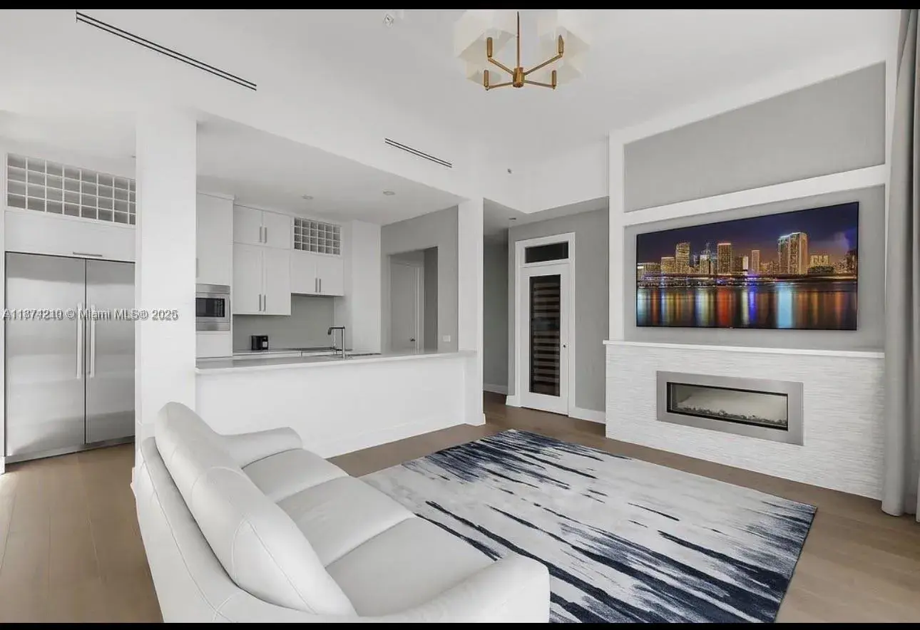 900 Brickell Key Blvd # 2904, Miami FL 33131