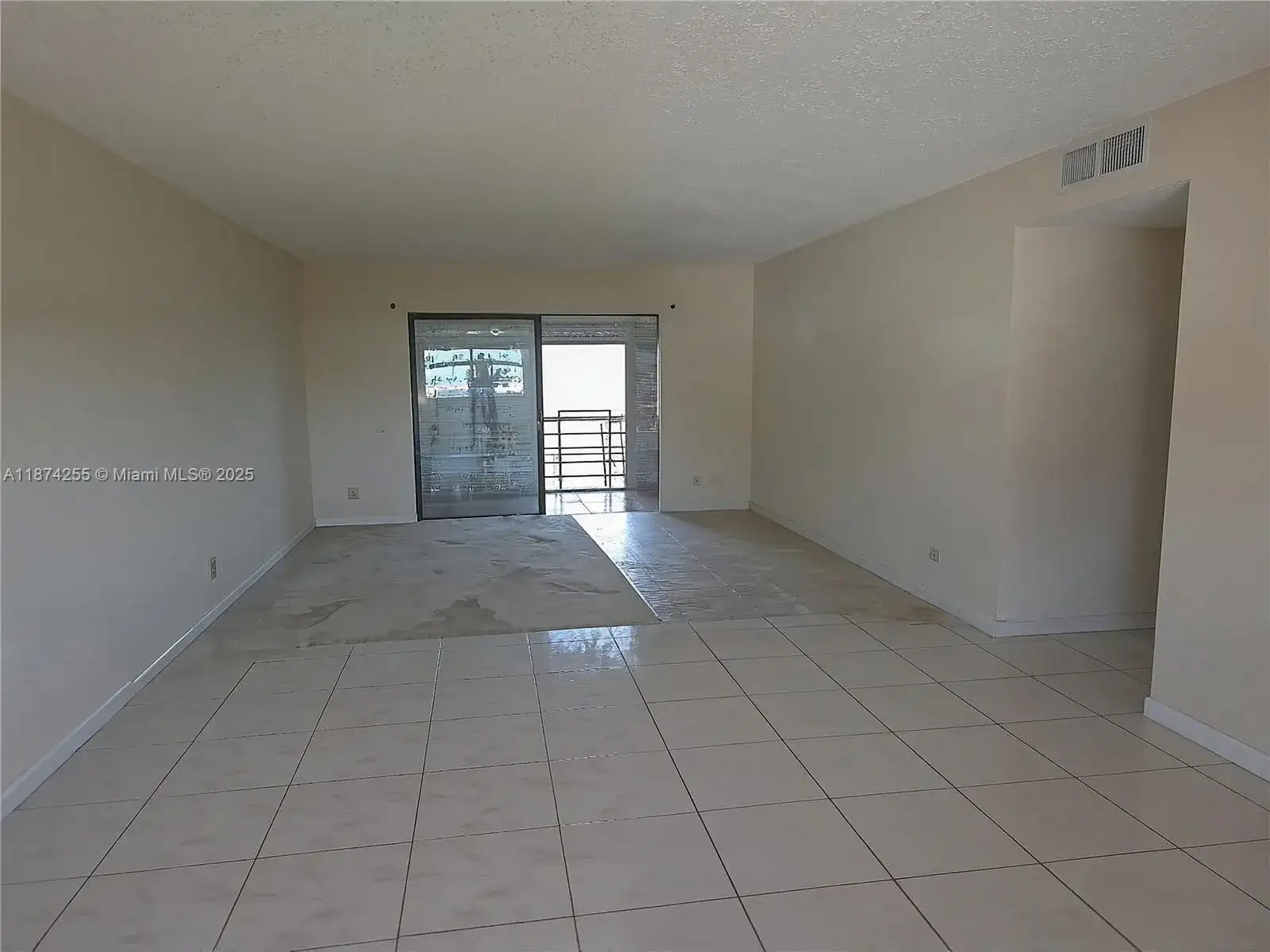 4140 NW 44th Ave # 411, Lauderdale Lakes FL 33319 photo 4