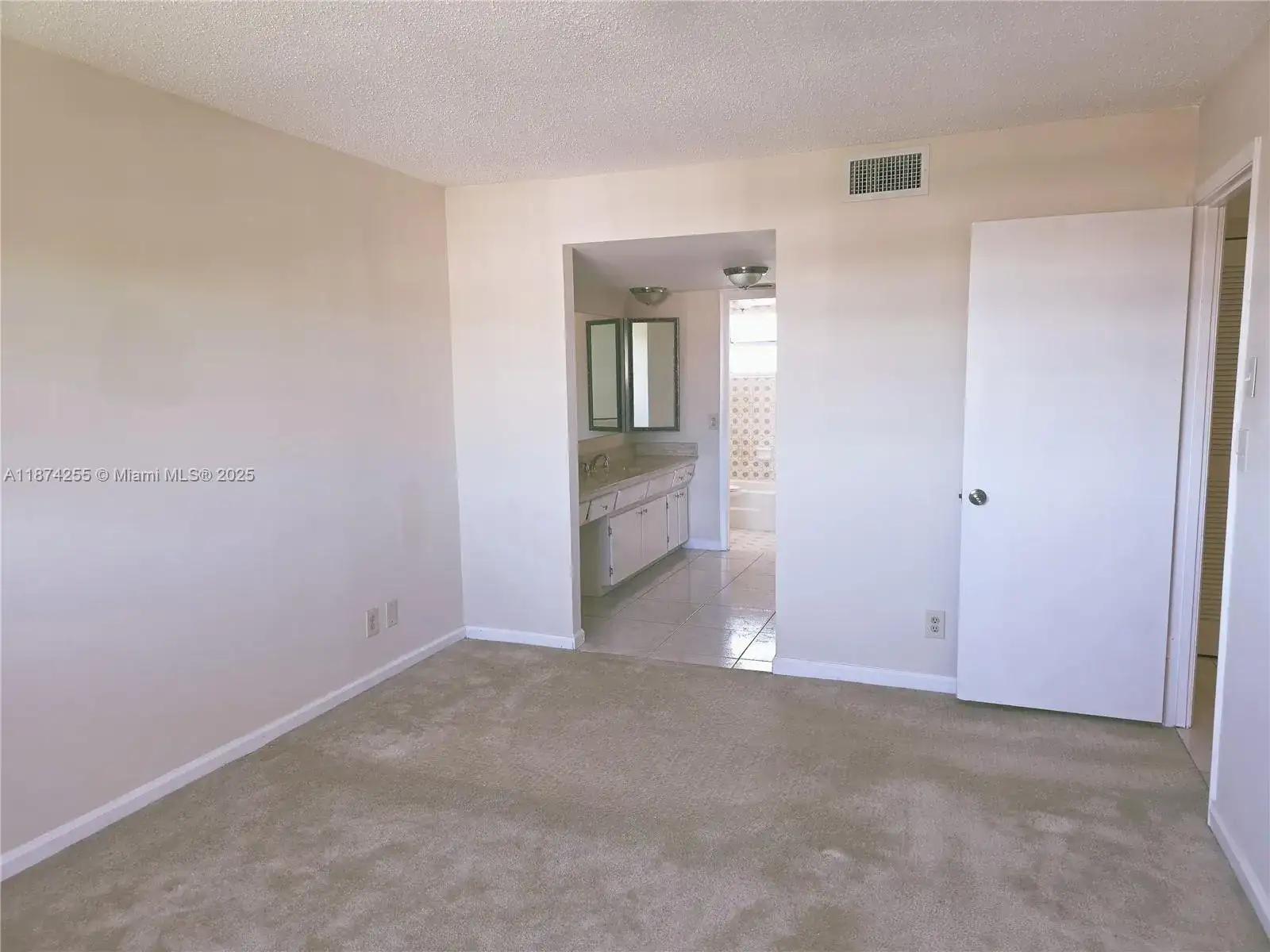 4140 NW 44th Ave # 411, Lauderdale Lakes FL 33319 photo 5