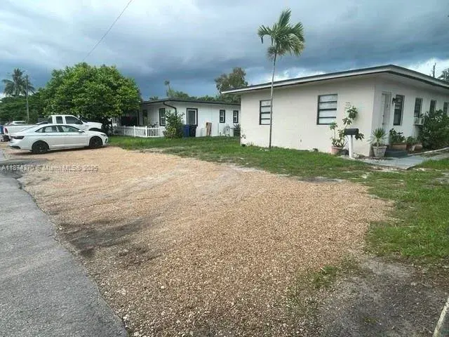 1020 NE 16th Ter, Fort Lauderdale FL 33304