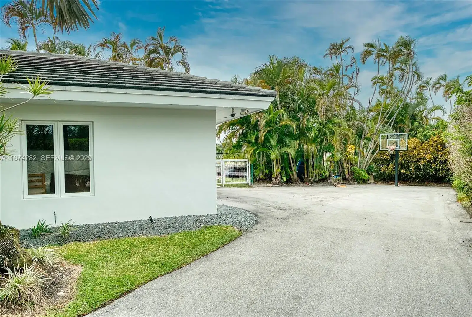 415 Rovino Ave, Coral Gables FL 33156 photo 4