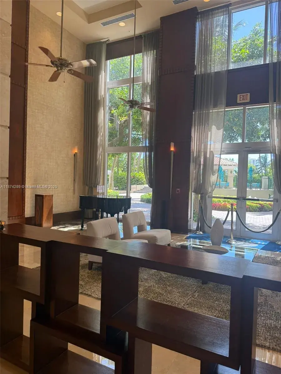 19501 W Country Club Dr # 509, Aventura FL 33180