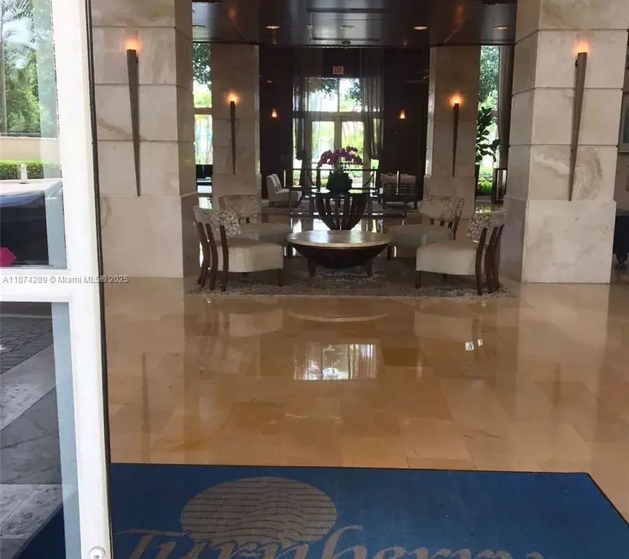 19501 W Country Club Dr # 509, Aventura FL 33180