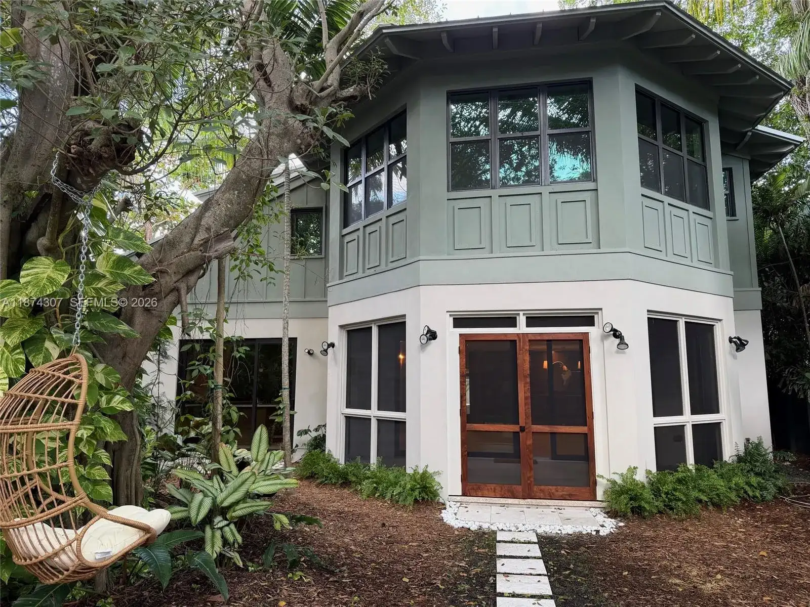 2330 Overbrook St, Coconut Grove FL 33133 photo 3