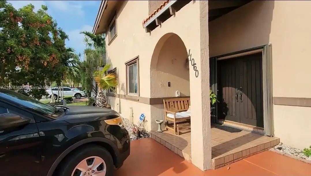 11060 SW 143rd Pl, Miami FL 33186 photo 2