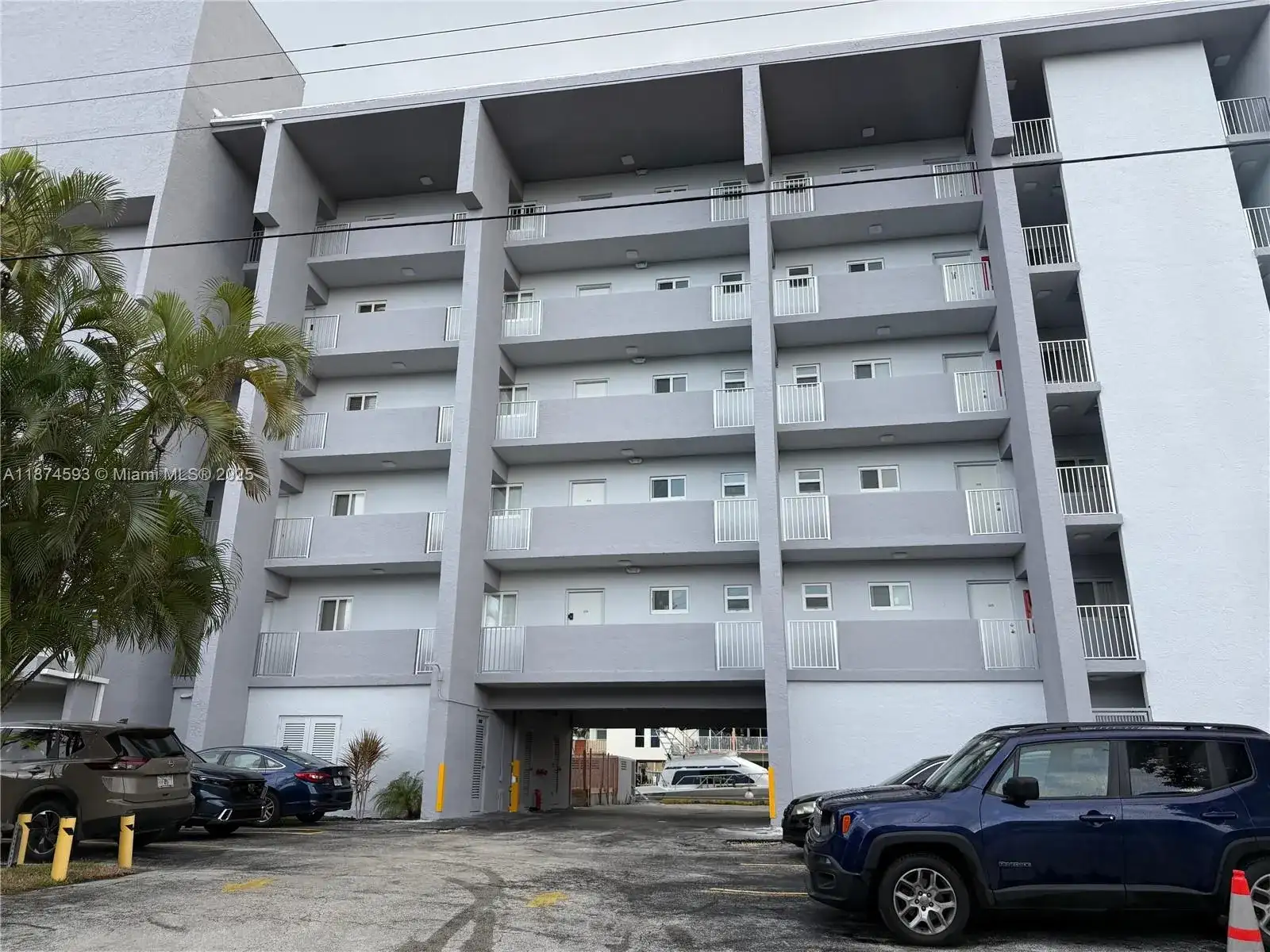 3626 NE 168th St # 404, North Miami Beach FL 33160 photo 4