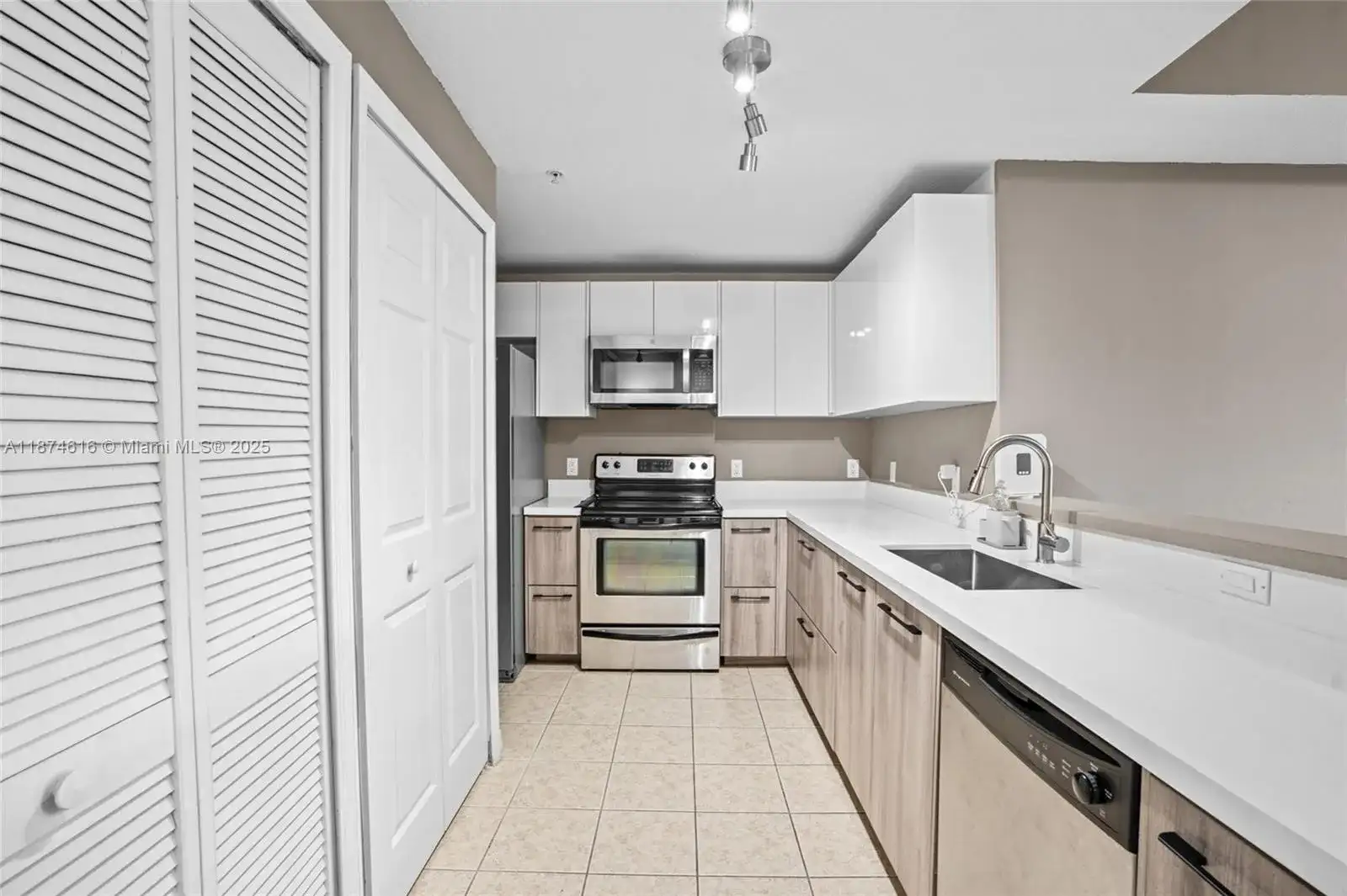 5271 SW 8th St # 315, Miami FL 33134 photo 5