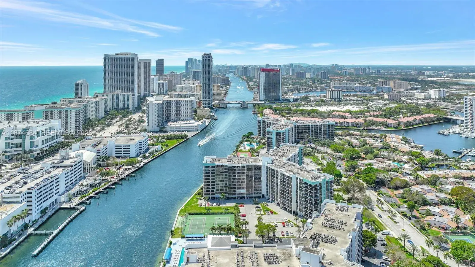 1000 Parkview Dr # 805, Hallandale Beach FL 33009