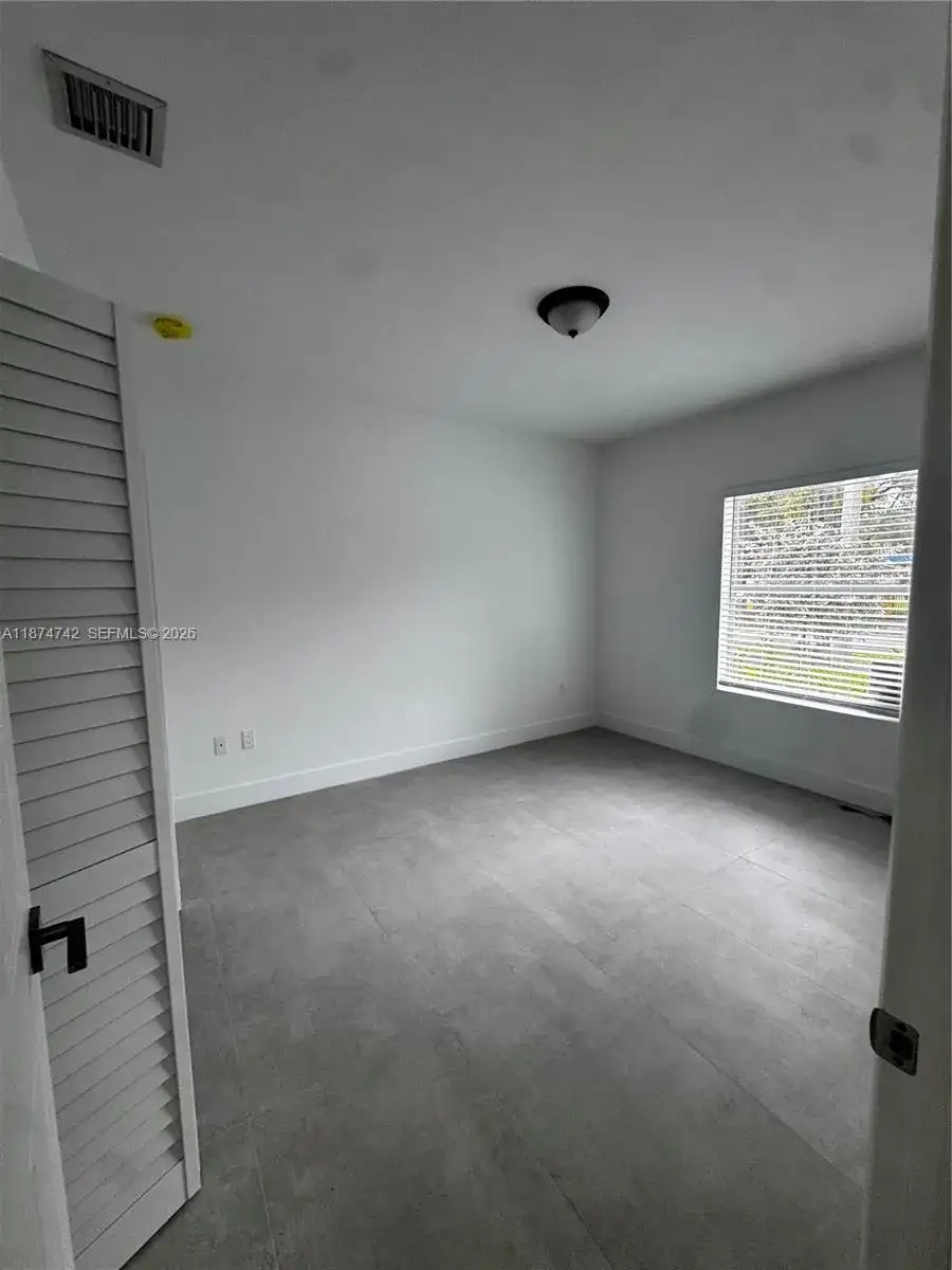 2541 NW 9th St, Fort Lauderdale FL 33311 photo 4