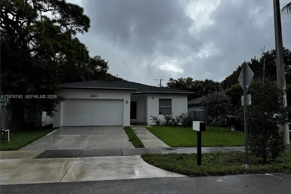 2541 NW 9th St, Fort Lauderdale FL 33311
