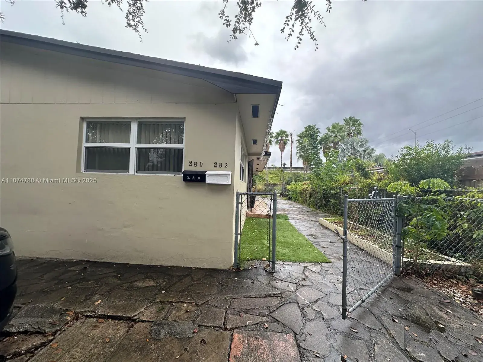 280 NW 39th St, Miami FL 33127