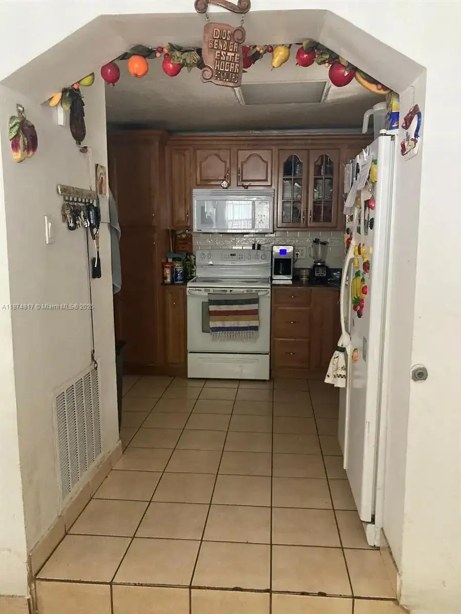 580 NW 136th St, North Miami FL 33168 photo 3