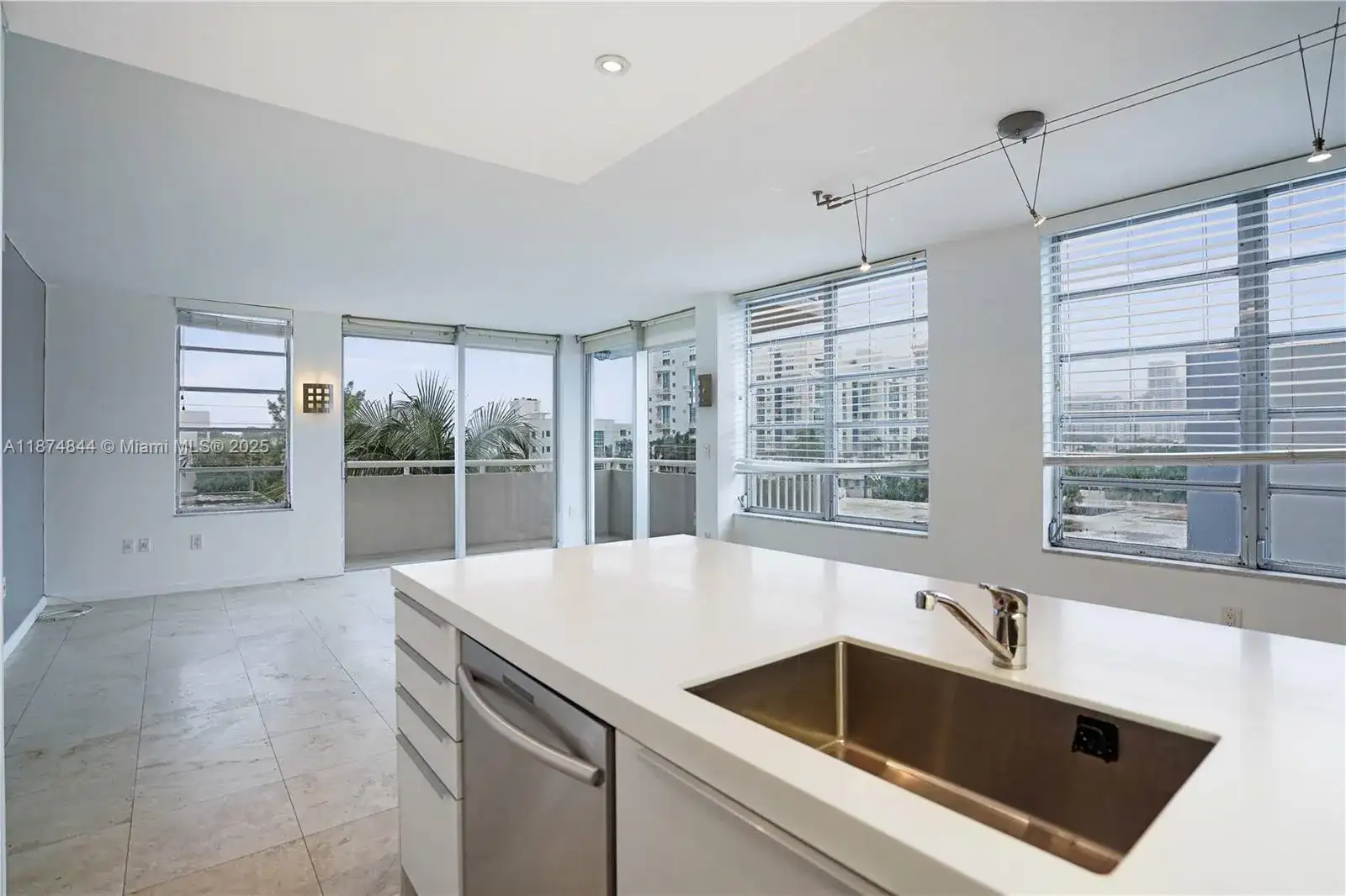 7735 Abbott Ave # 5D, Miami Beach FL 33141 photo 4