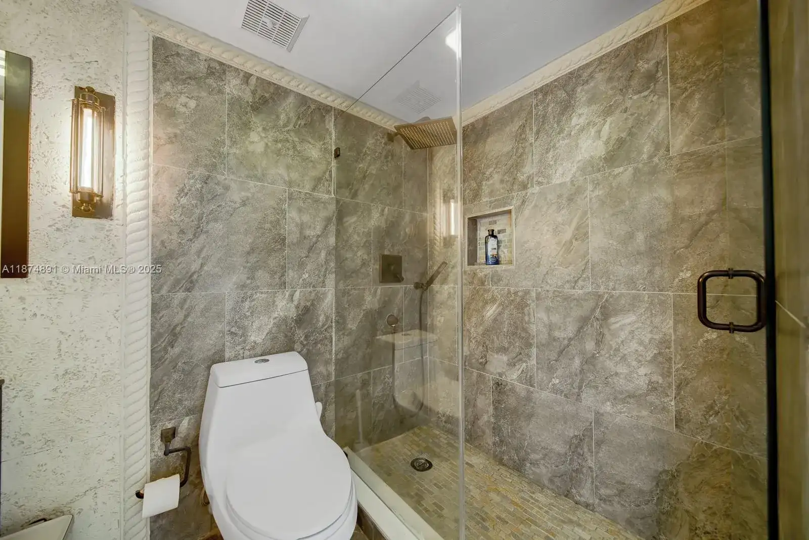 7601 E Treasure Dr # 1811, North Bay Village FL 33141 photo 4