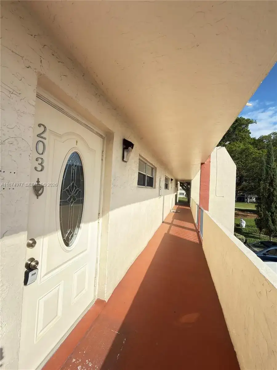 300 S Hollybrook Dr # 203, Pembroke Pines FL 33025 photo 2