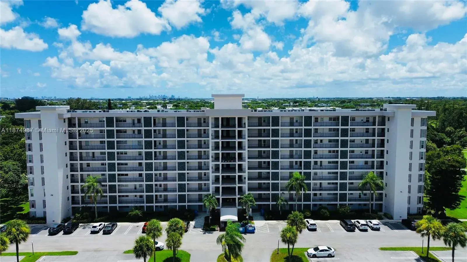3100 N Palm Aire Dr # 709, Pompano Beach FL 33069