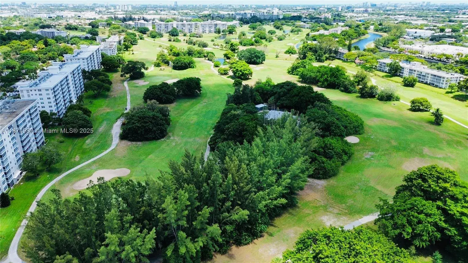 3100 N Palm Aire Dr # 709, Pompano Beach FL 33069
