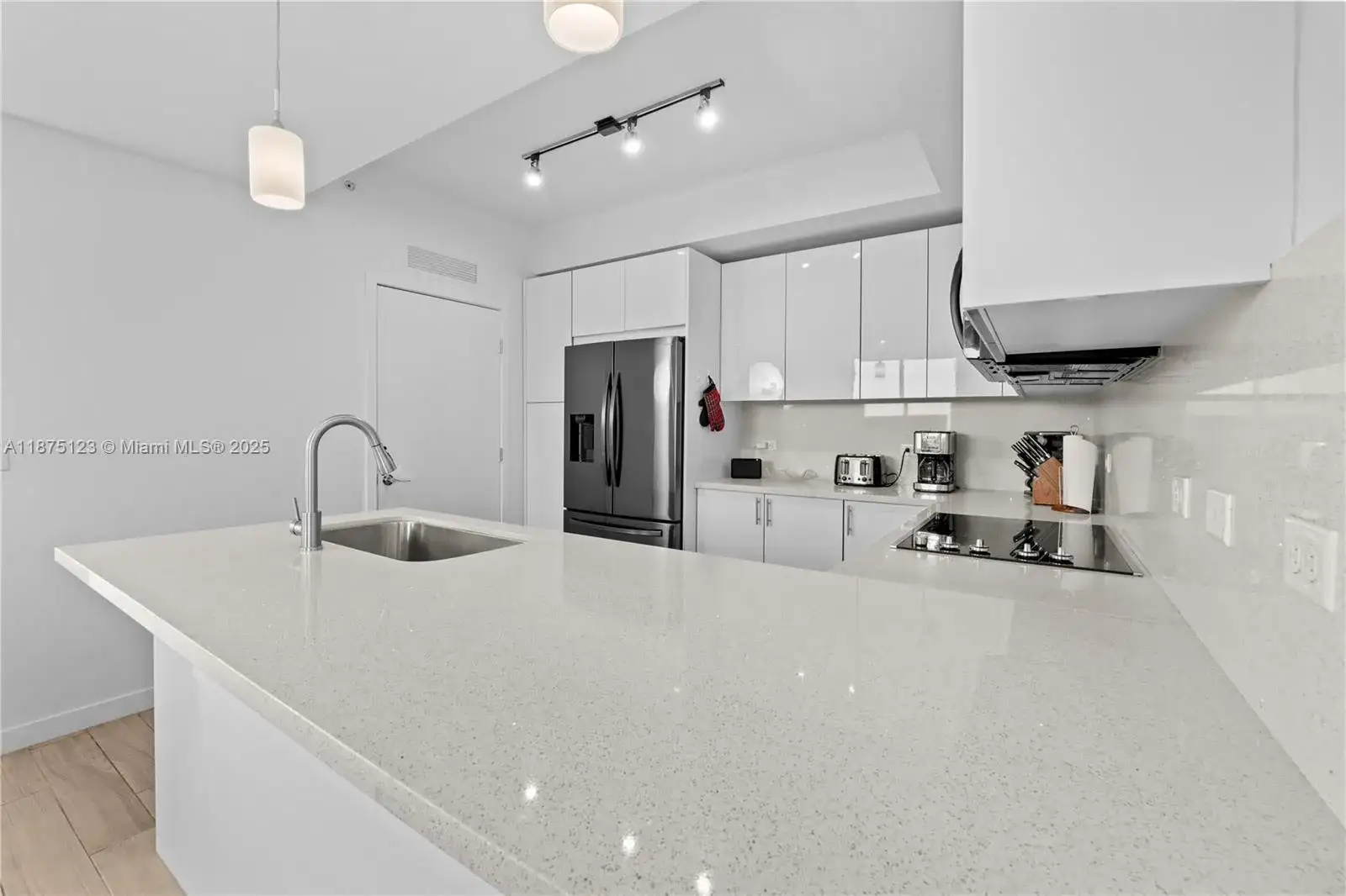 999 SW 1st Ave # 3304, Miami FL 33130 photo 2